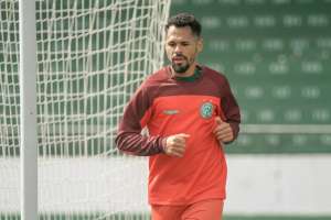 Zagueiro retorna de time da Série B mas irá treinar em 'horário alternativo' no Vasco