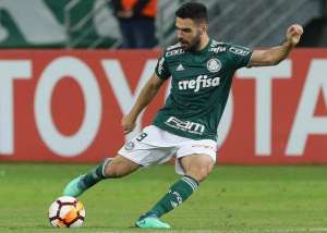 Bruno Henrique treina separado e é dúvida no Palmeiras para domingo