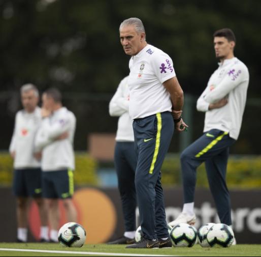 Chegada de furacão aos EUA coloca seleção brasileira em alerta antes de amistoso