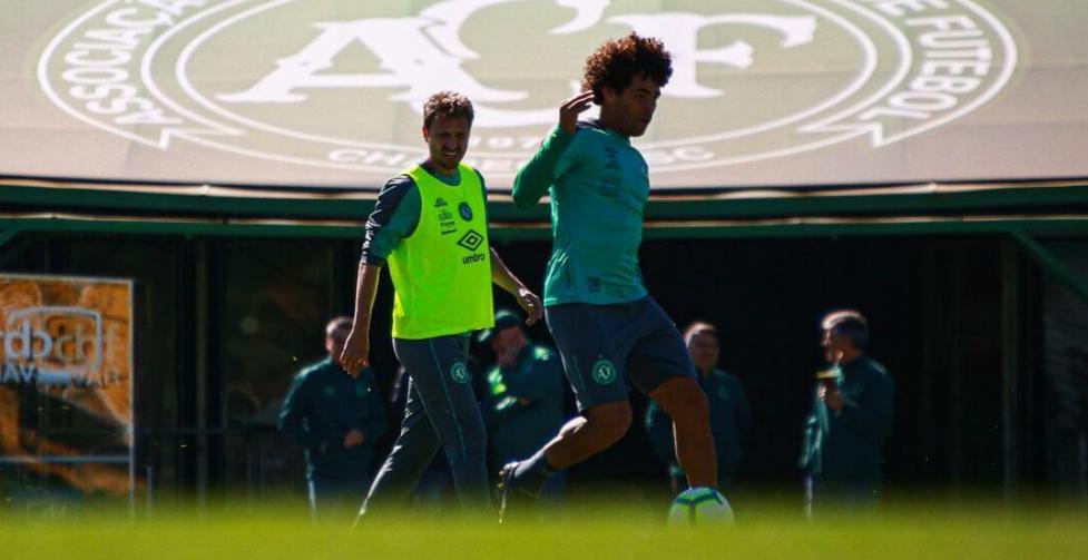 Chapecoense aposta na cautela para superar o Santos na Arena Condá