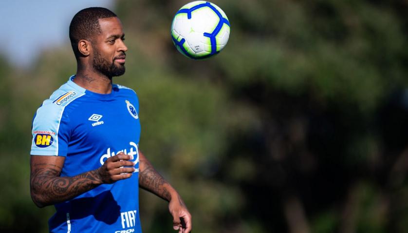 Dedé demonstra otimismo e prevê evolução no time do Cruzeiro diante do Vasco