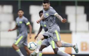 Rossi é testado por Luxemburgo entre os titulares no Vasco; Castán é desfalque