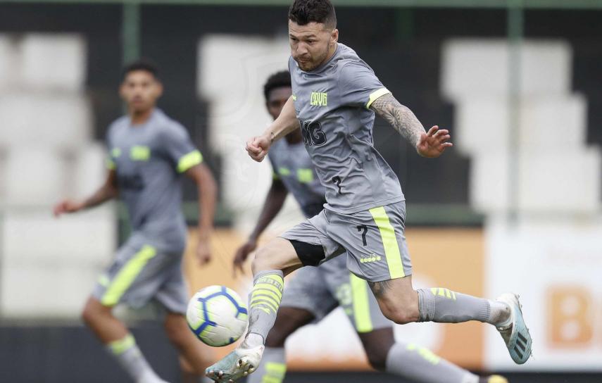 Rossi é testado por Luxemburgo entre os titulares no Vasco; Castán é desfalque