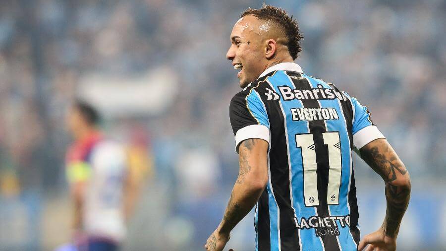 Desfalque na Copa do Brasil, atacante comemora empate do Grêmio com São Paulo