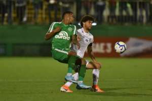 Lateral do Santos desabafa após vitória: 