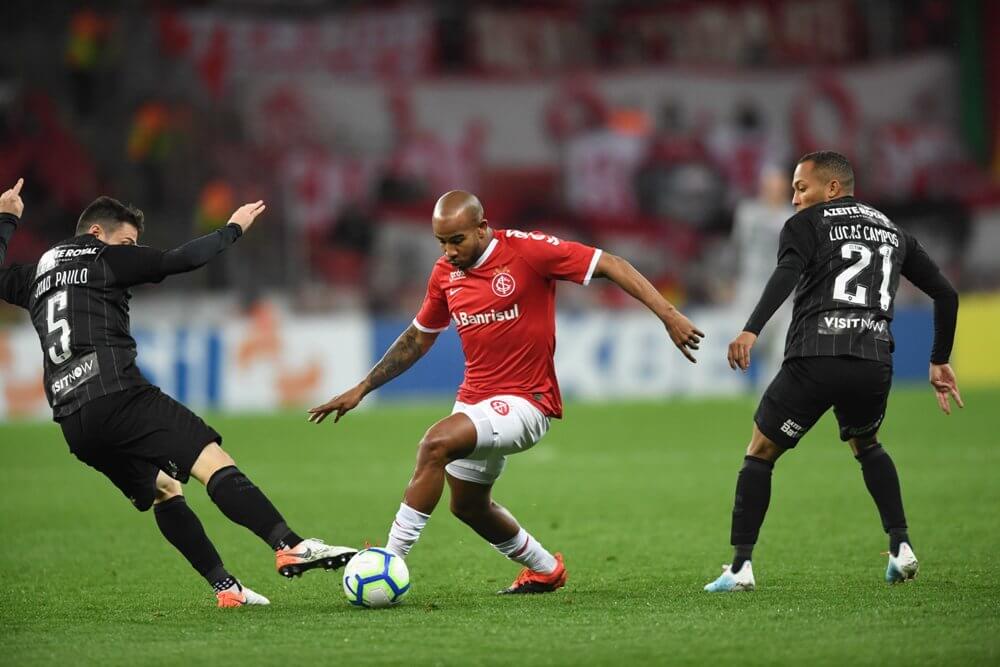 Internacional e Botafogo fizeram um jogo bastante movimentado no Beira-Rio (Foto: Ricardo Duarte)