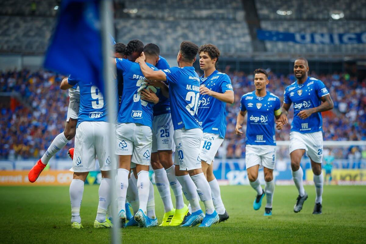 De olho na Copa do Brasil, Cruzeiro tenta consolidar reação no Brasileirão