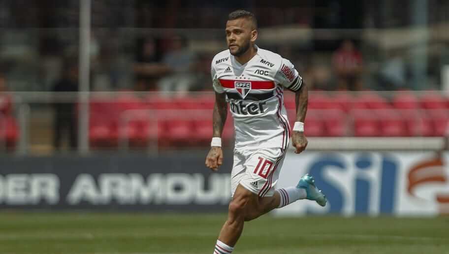 Daniel Alves diz que está em ‘pré-temporada’ no São Paulo jogando em alto nível