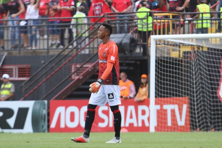 Série B: Goleiro do Brasil de Pelotas desabafa e diz ter sido alvo de insultos racistas