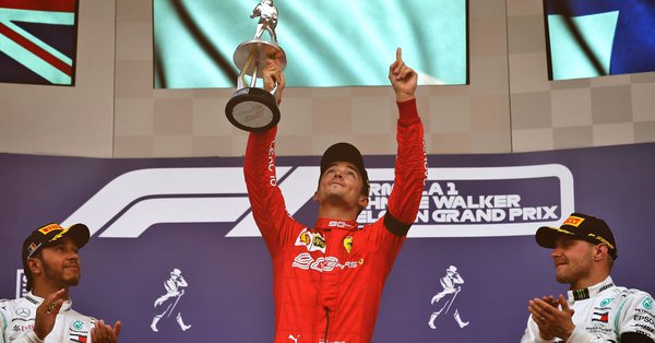 Fórmula 1: Em luto, Charles Leclerc evita celebrar sua primeira vitória