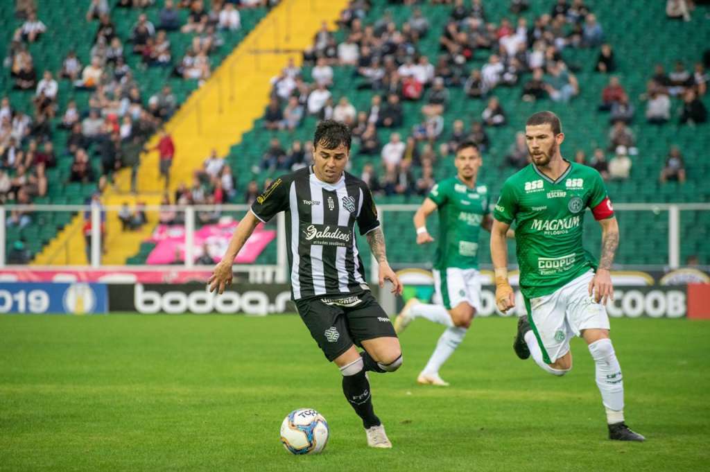 Vitória em cima do Figueirense faz Guarani ganhar fôlego na luta contra o Z4 - Matheus Dias / Figueirense FC