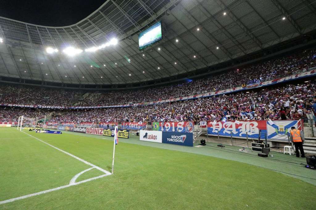 Arena Castelão recebeu quase 35 mil pessoas na vitória tricolor sobre o Goiás