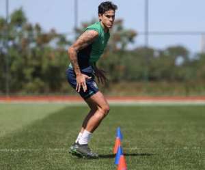 Fiorentina oficializa a contratação de jogador do Fluminense