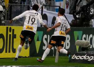 Defesa e regularidade explicam Corinthians à frente de Palmeiras e São Paulo