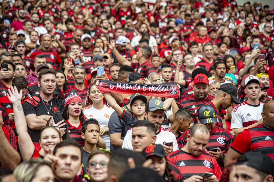 Flamengo celebra novo recorde de público no Brasileirão e ótima fase de Gabriel