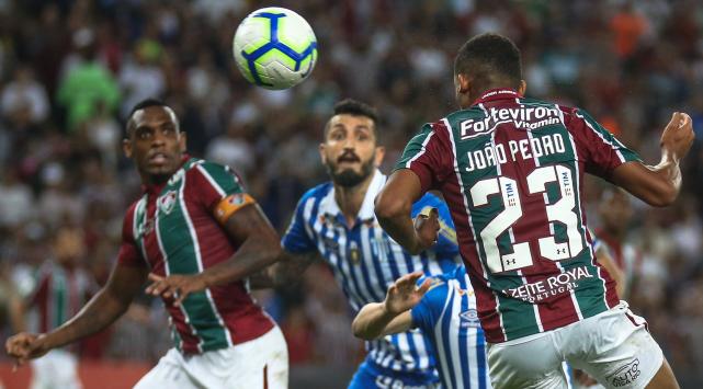 Fluminense desperdiçou muitas chances e perdeu no final