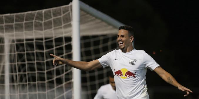 Bragantino deita e rola na Série B