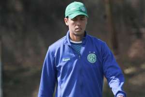 Série B: Com só três jogos, Thiago Carpini bate marca de outros técnicos da 'Era Palmeron'