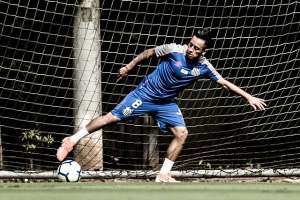 Sem espaço no Santos com Sampaoli, Cueva vê Gareca 'como pai' em seleção