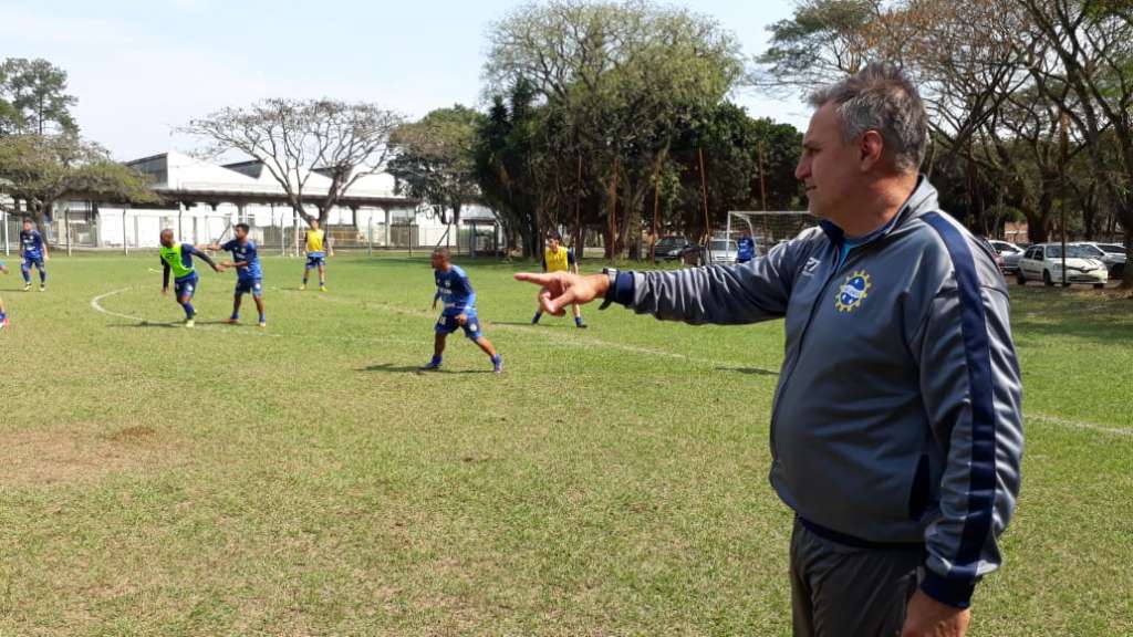 Sob comando de Oliveira, São José quer vitória fora para encaminhar classificação