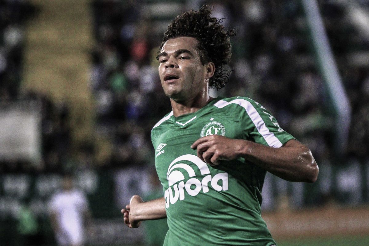 Chapecoense confirma lesão de Camilo e oficializa retorno de Roberto
