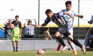 Copa Paulista: 'Vamos manter a cabeça boa', diz zagueiro do Comercial após vitória