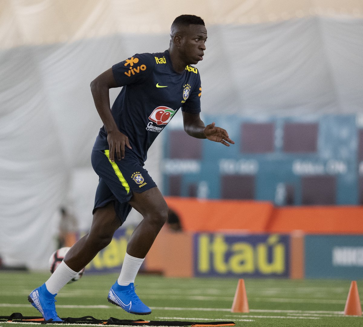 Antes de estrear na seleção principal, Vinicius Junior festeja ‘sonho realizado’