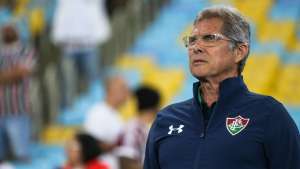 Após derrota para lanterna, torcedores se reúnem com jogadores e diretor do Fluminense