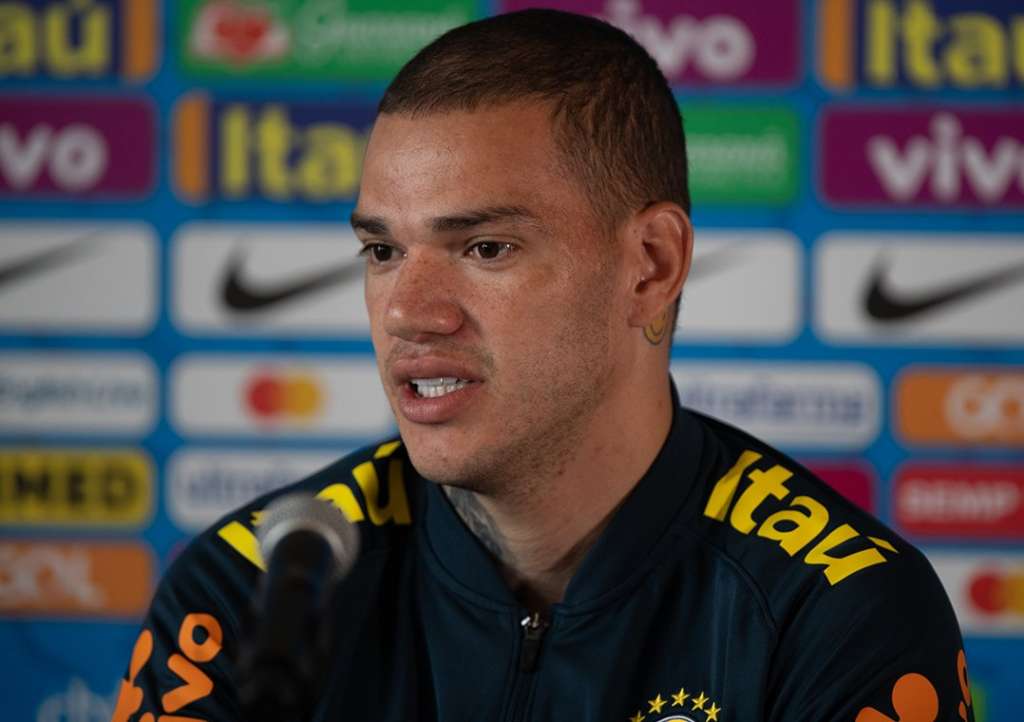 Titular da seleção nos EUA, Ederson vê Alisson à frente para ser melhor do mundo