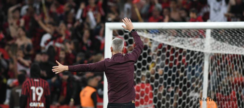 ‘O céu é o limite’, afirma Tiago Nunes após classificação do Athletico