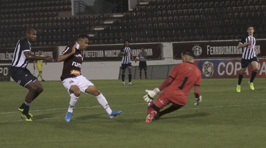 Copa Paulista: Técnico lamenta novo empate da Ferroviária, mas já pensa no Taubaté