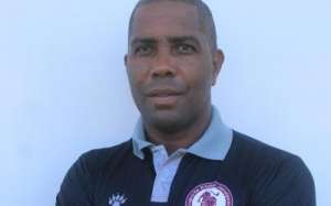 Tio de zagueiro que jogou a Copa do Mundo, técnico renova com time da Série C de 2020