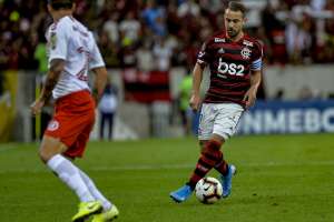 Disputando a liderança, Fla e Santos são os favoritos da 18ª rodada do Brasileirão