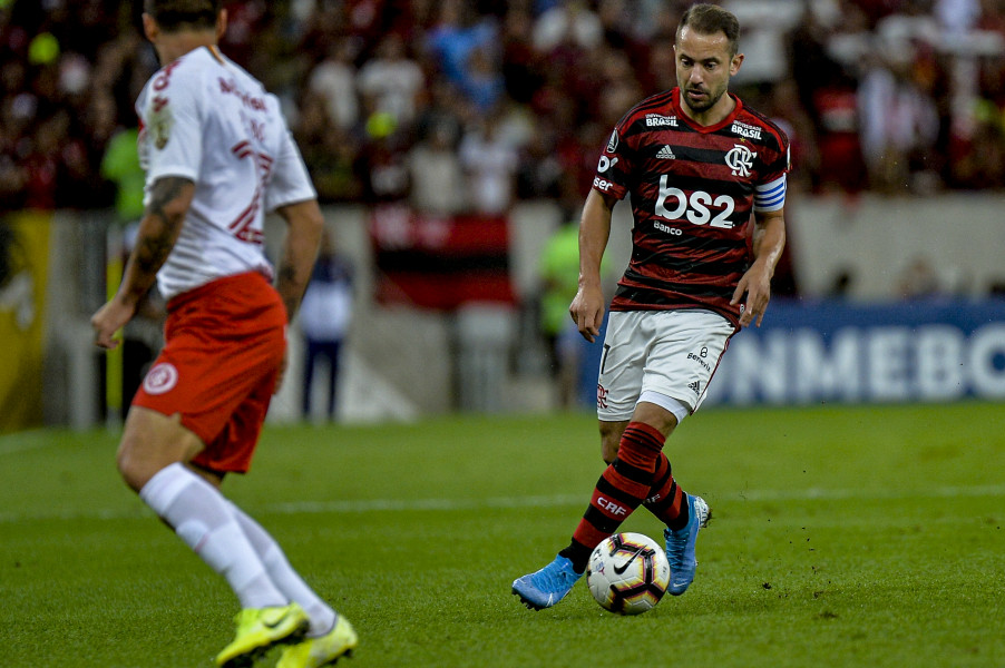 Disputando a liderança, Fla e Santos são os favoritos da 18ª rodada do Brasileirão