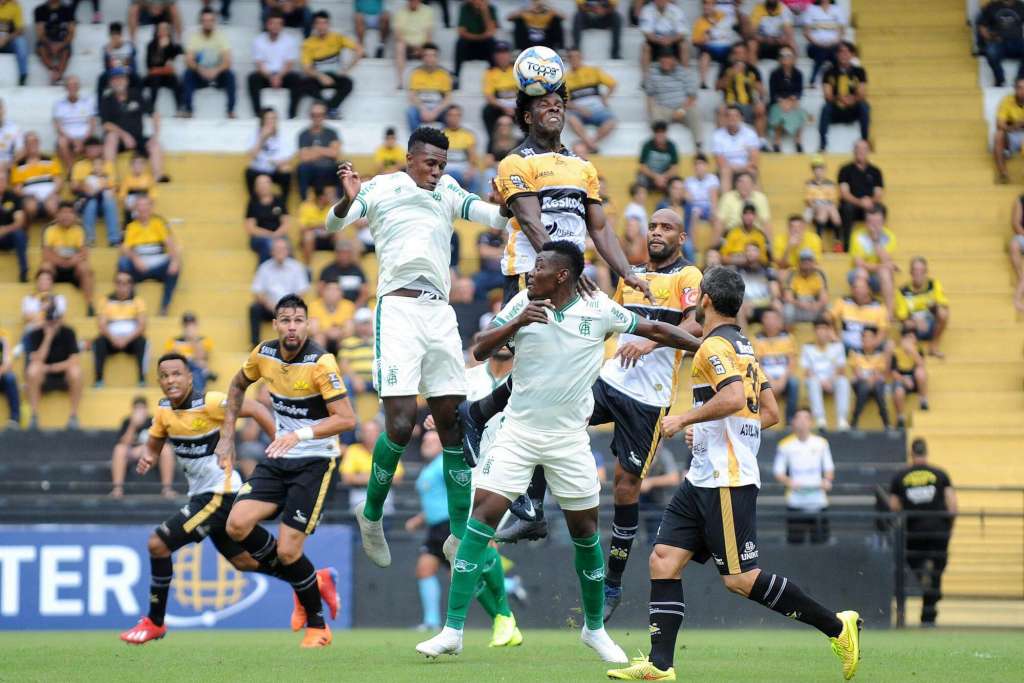 O zagueiro Sandro espera que o Criciúma encoste dos líderes da Série B