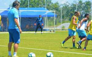 Após áudio vazado, Argel fecha treino e faz mistério no time titular do CSA
