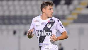 Série B: Prata da casa, volante se destaca na Ponte Preta e já soma dois gols