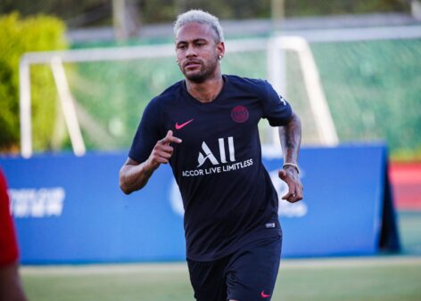 Neymar pode dar a volta por cima sem sair da França, afirma diretor do PSG