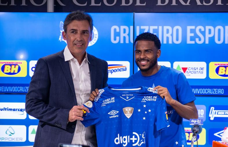 Ezequiel diz ser ‘jogador que desequilibra’ e promete ‘encaixar bem’ no Cruzeiro