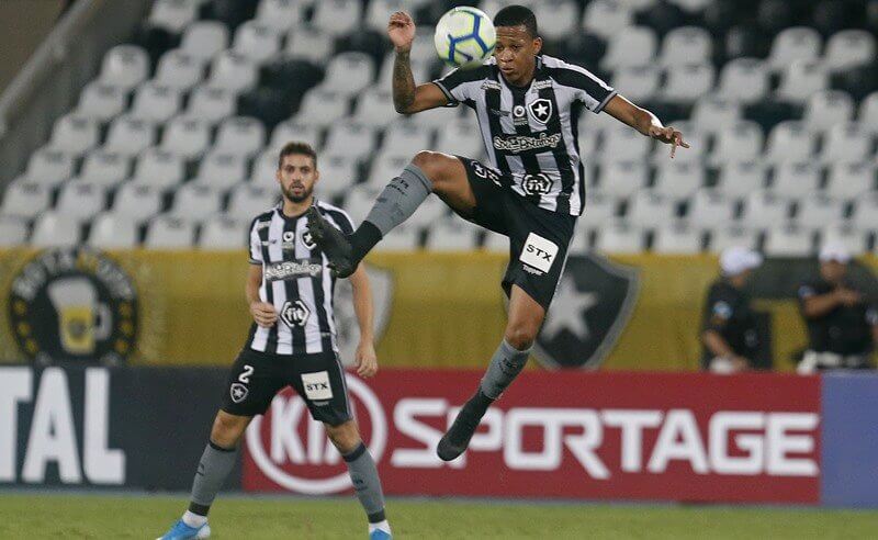 Em crise, Botafogo tem dois desfalques para encarar o Atlético-MG