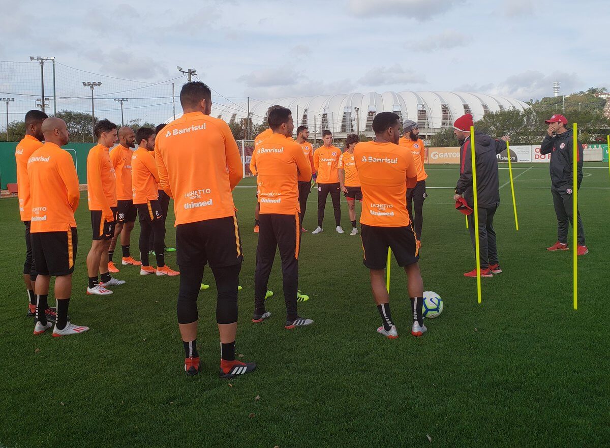 Odair dirige treino fechado no Inter e deverá escalar reservas contra o São Paulo