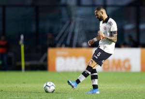 Leandro Castan lamenta derrota do Vasco e exalta eficiência do Bahia