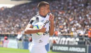 Veja o gol olímpico que definiu o empate entre Ceará e Corinthians