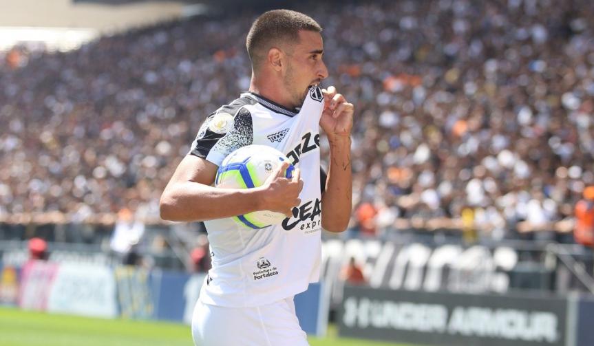 Veja o gol olímpico que definiu o empate entre Ceará e Corinthians