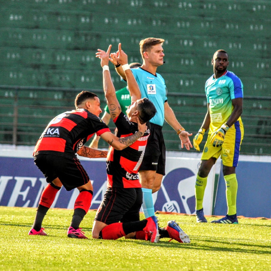 Oeste vence o Guarani no Brinco de Ouro e escapa da lanterna