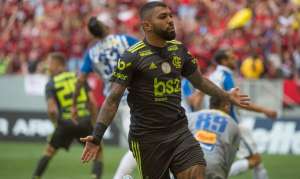 BRASILEIRÃO: Flamengo se isola na liderança e Palmeiras vence na estreia de Mano