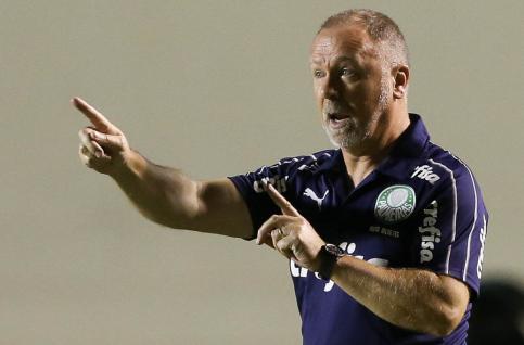 Mano Menezes é o técnico da seleção FI