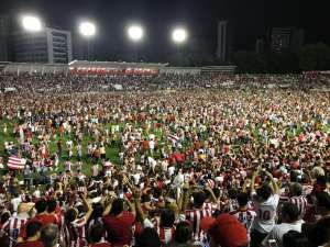 Série C: Árbitro relata arremesso de latas de cerveja e invasão da torcida do Náutico