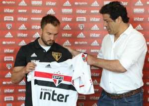 São Paulo libera o volante para acertar com o Sport