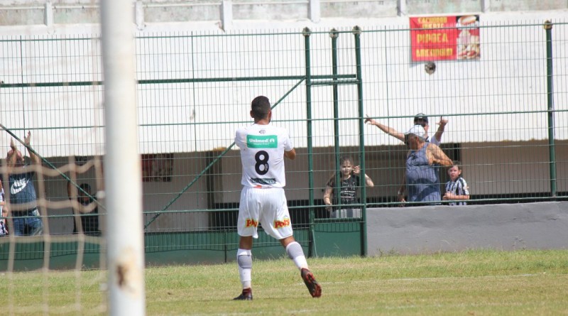 Copa Paulista: Volante comemora gol, sequência e foca na classificação do Comercial